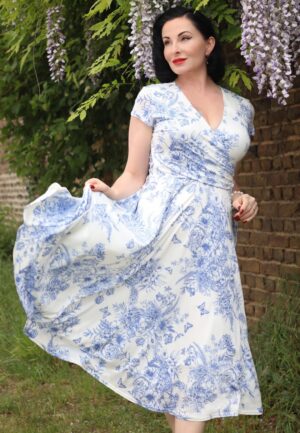 Topvintage exclusive ~ Layla Floral swing jurk in wit en blauw