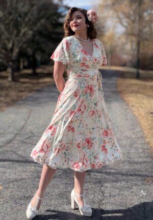 Topvintage exclusive ~ Irene Floral overslag swing jurk in zijdeachtig crème