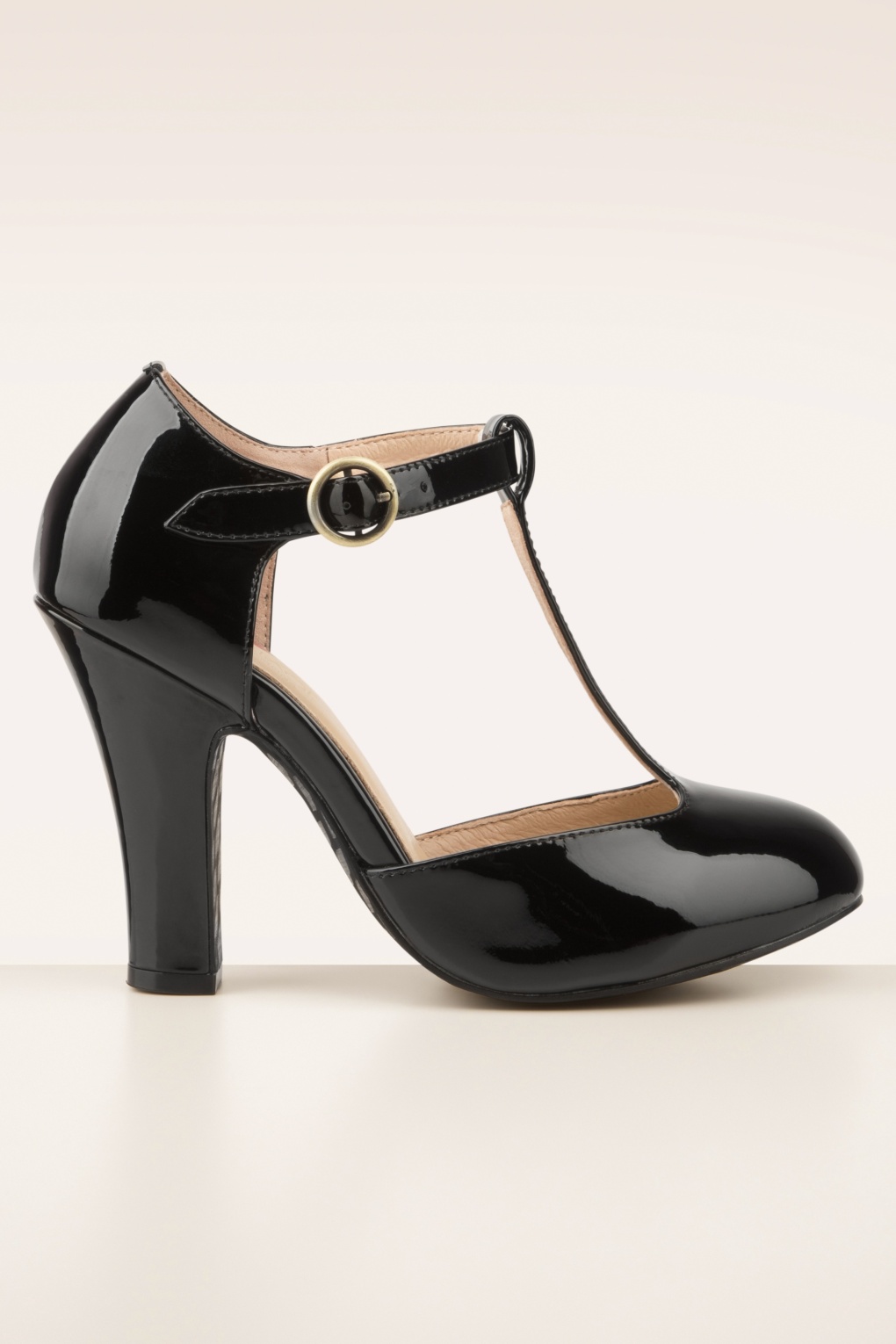 June effortlessly elegant lakpumps in zwart