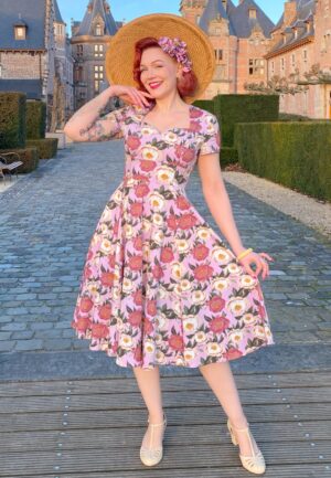 Topvintage exclusive ~ Joliena Floral swing jurk in lila