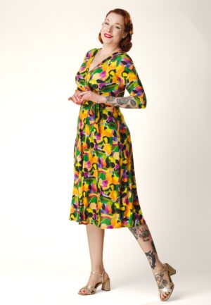 Topvintage exclusive ~ Aria Graphic swing jurk in multi