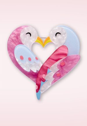Nestled in Love broche
