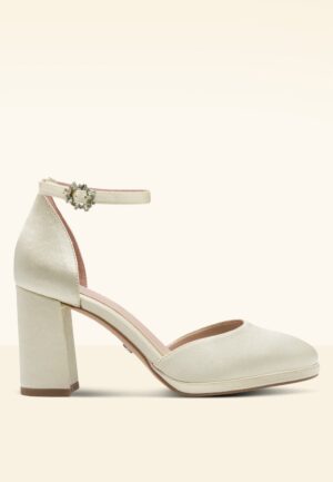 I Do Satin pumps in pearly crème
