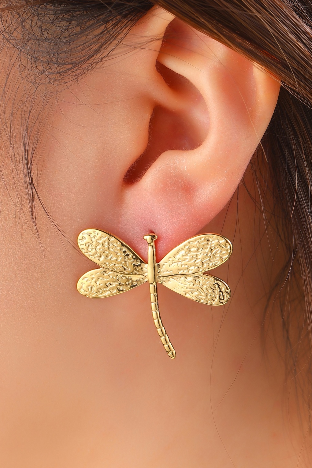 Big Dragonfly stud oorbellen in goud