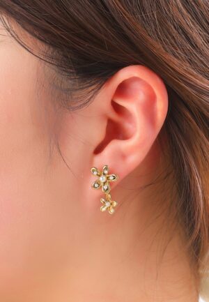 Double Pearl Flower oorbellen in goud