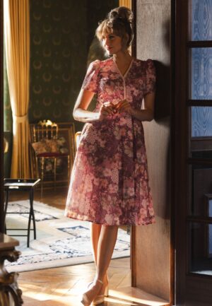 Magnolia Mucha Flowers Plumeti midi jurk in roze