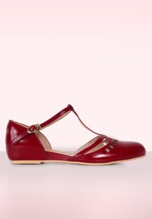 Valentina T-Strap flats in crimson rood