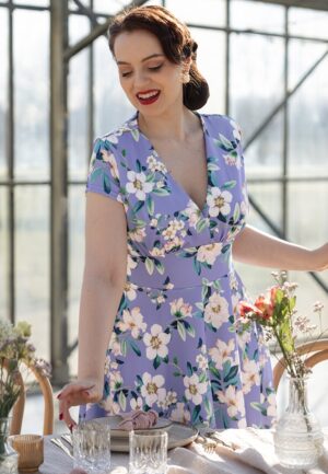 Topvintage exclusive ~ Esmeralda Floral swing jurk in paars