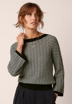 Audrey Tide Trumpet Sleeve top in crème