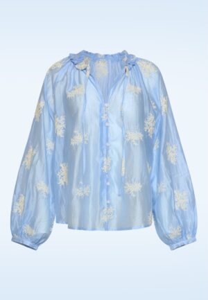 Azure Silk geborduurde blouse in lichtblauw