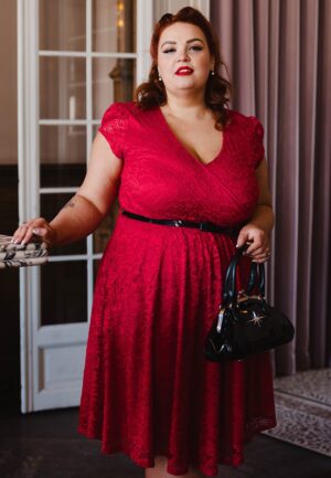 Topvintage exclusive ~ Carina Lace swing jurk in rood