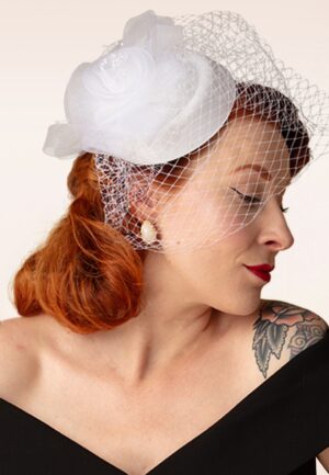 Royal Bloom fascinator in wit