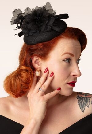 The Duchess fascinator in zwart