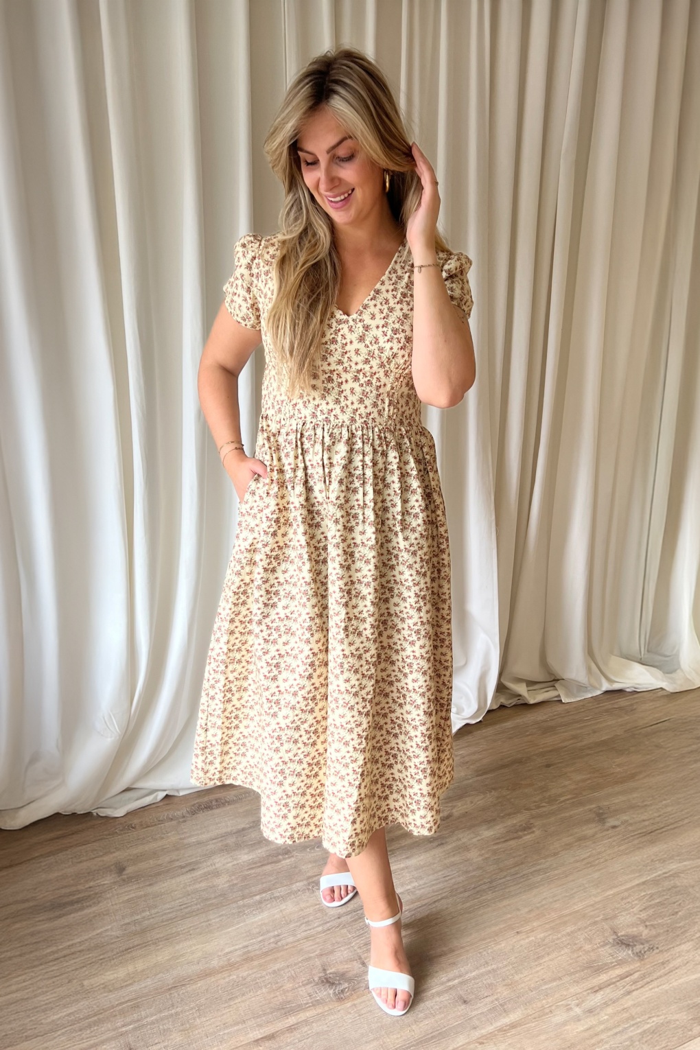 Alba Floral midi jurk in zachtgeel