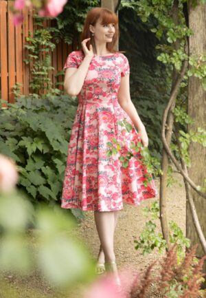 Topvintage exclusive ~ Adriana Floral swing jurk in roze