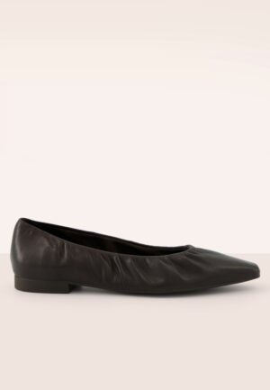 Charlotte Pointed flats van leder in donkerbruin