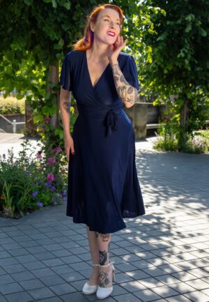Topvintage exclusive ~ Irene Cross Over swing jurk in marineblauw
