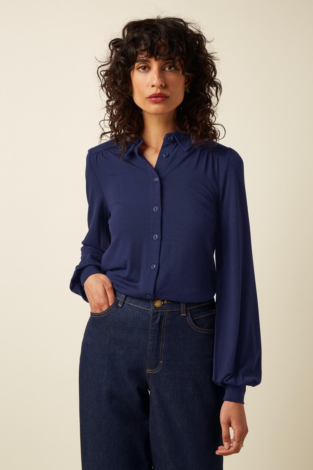 Carina Tulum blouse in inktblauw