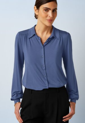 Carina Viscose Light blouse in schaduwblauw