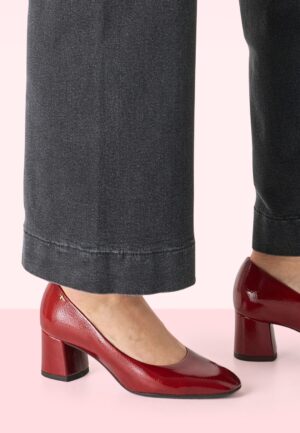 First Lady vegan lak pumps in rood